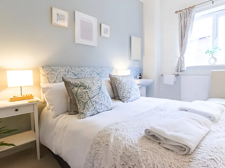 Modern, cosy bedrooms