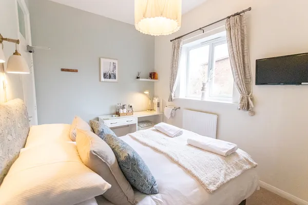 Double bedroom with TV